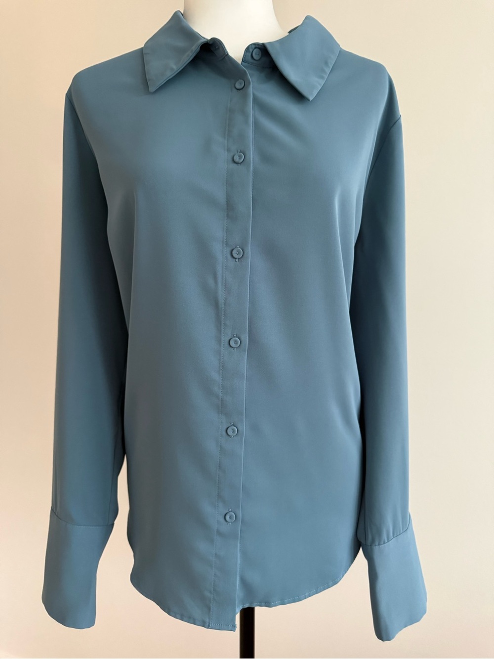 RW&CO. Long-Sleeve Button-Front Blouse in Dusty Blue with Cuff Detail